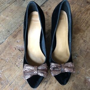 ASOS Velvety Pumps with Gold Sparkle Bows 6